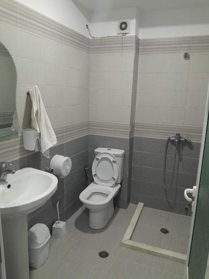 Hotel Yjet Pogradec Extérieur photo