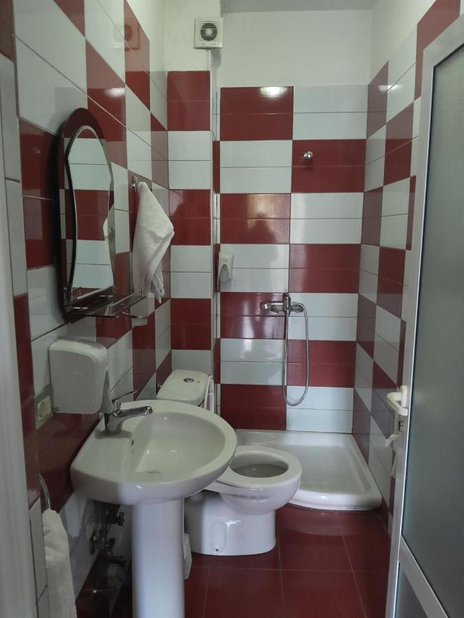 Hotel Yjet Pogradec Extérieur photo