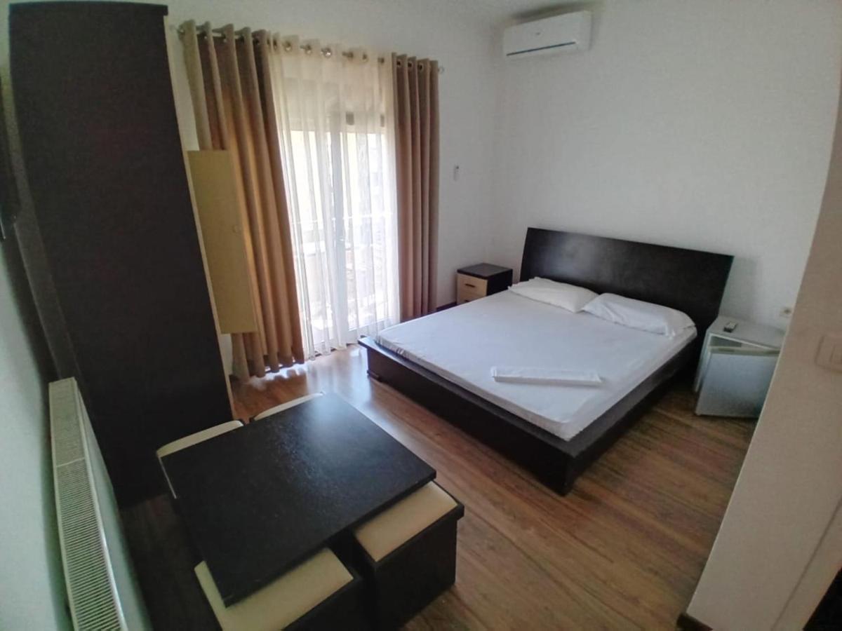 Hotel Yjet Pogradec Extérieur photo