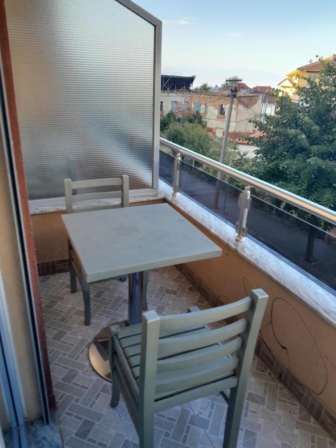 Hotel Yjet Pogradec Extérieur photo
